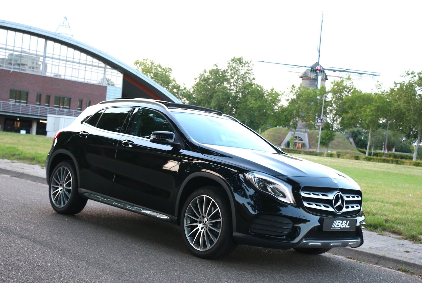 Mercedes-Benz GLA-Klasse - 250 AMG Styling FaceLift 4-Matic 7G-Tronic Aut 211Pk bj2019 Panoramadak Carbon 1e eigenaar - AutoWereld.nl