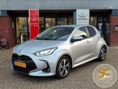 Toyota Yaris - Hybrid 115 DYNAMIC STOEL/STUURVERW PARK-SENSOREN BLIND SPOT CAMERA KEYLESS 16'' LM-VELGEN