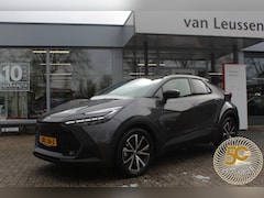 Toyota C-HR - 1.8 HYBRID 140 FIRST EDITION STUUR/STOEL&WISSERVERW. LED SENSOREN V+A NAVI DODEHOEKDETECTI