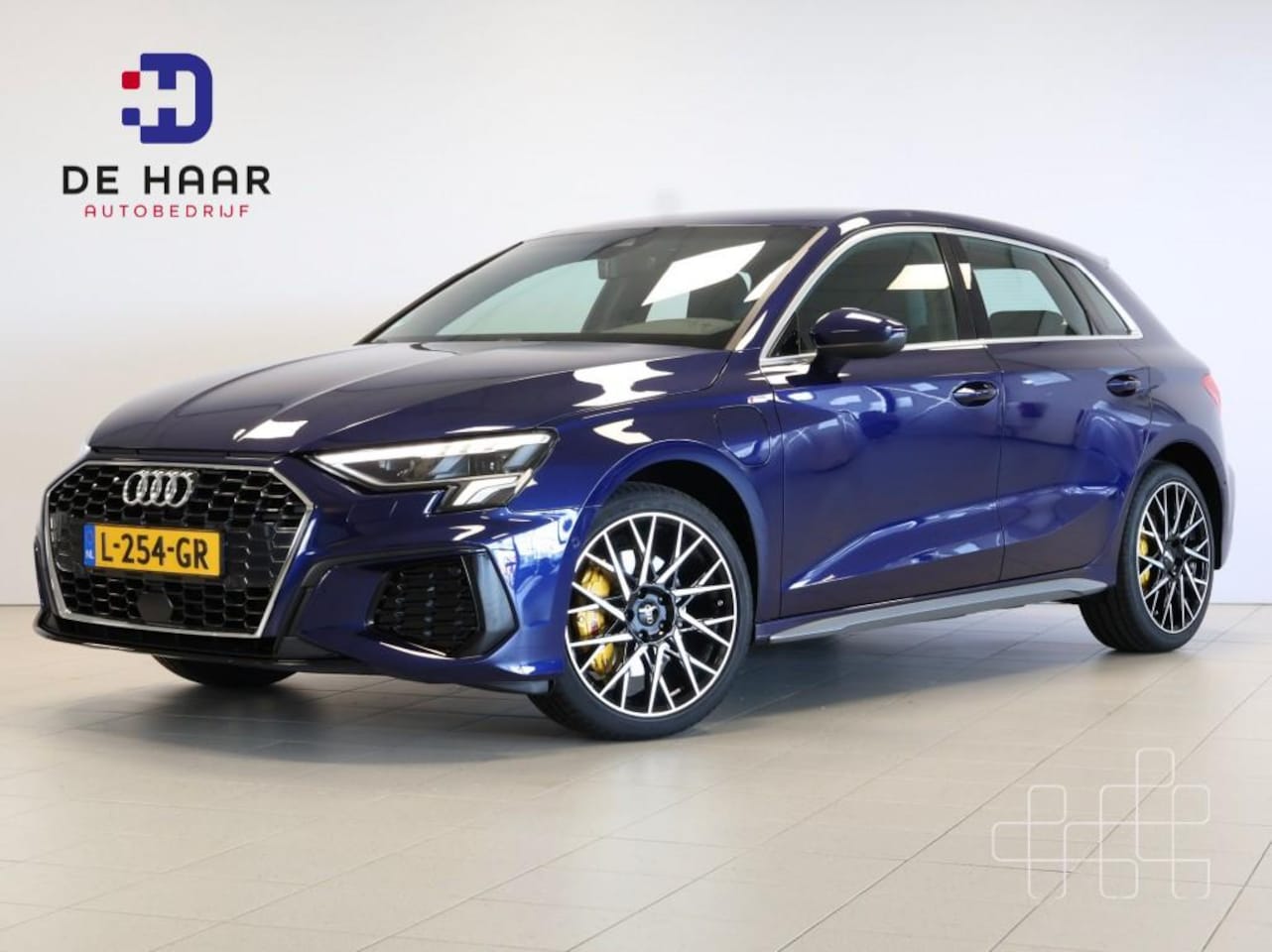 Audi A3 Sportback - Sportback 40 TFSIe S-Line - RS Zetels - Memory - Sfeerverlichting - AutoWereld.nl