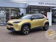 Toyota Yaris Cross - 1.5 HYBRID LAUNCH EDITION NL-AUTO 1E EIGENAAR LEDEREN BEKLEDING DODEHOEKDETECTIE JBL STOEL