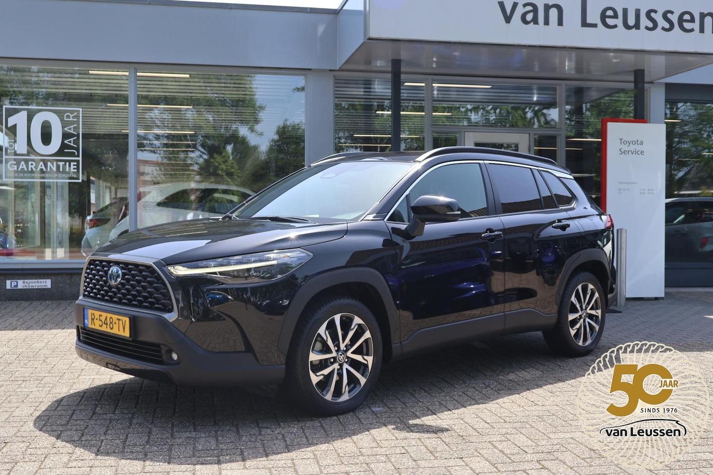 Toyota Corolla Cross - 2.0 HYBRID 184PK FIRST-EDITION BLIND-SPOT EL-ACHTERKLEP ALL SEASONS APPLE/ANDROID KEYLESS - AutoWereld.nl