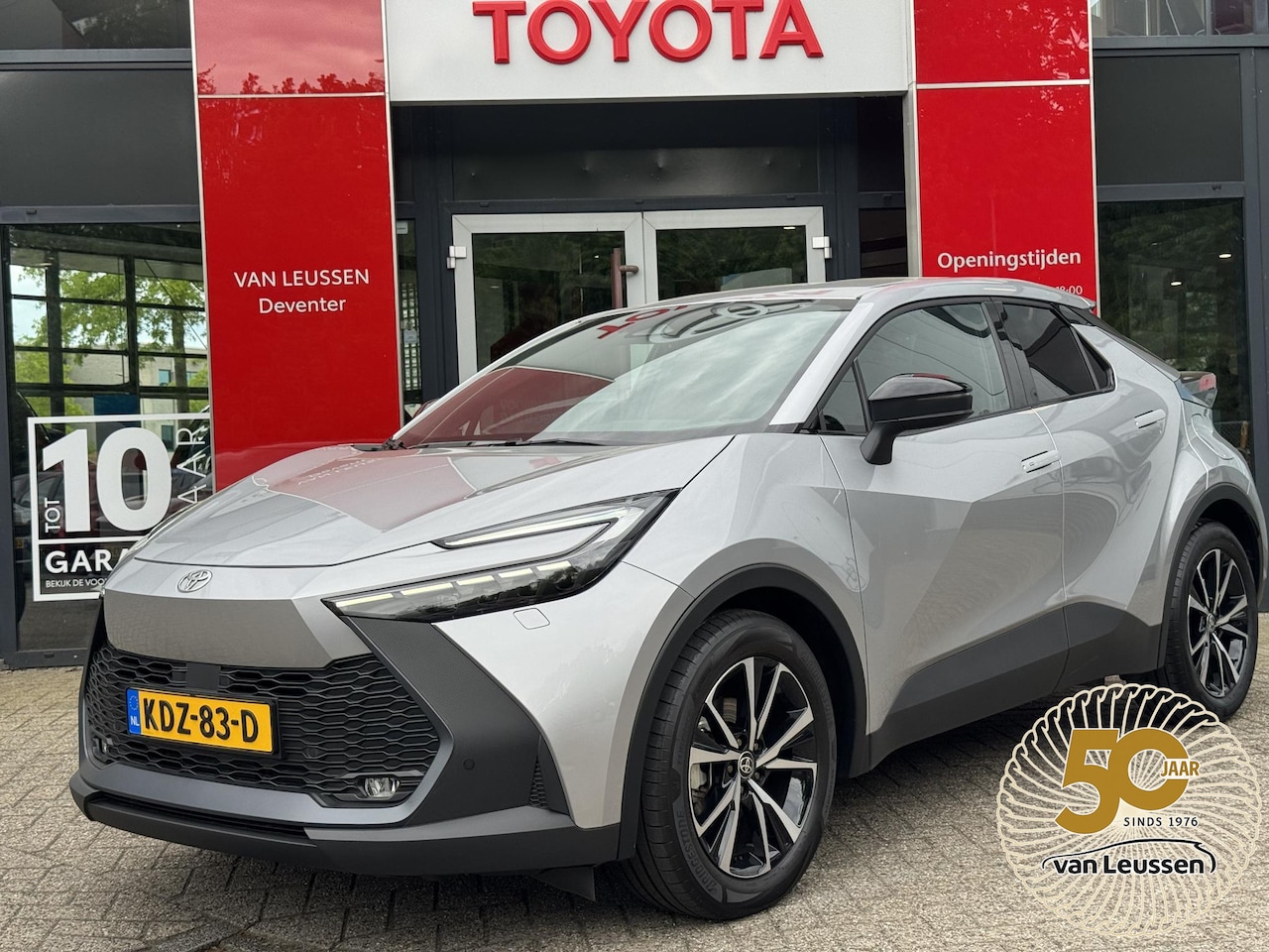 Toyota C-HR - 1.8 HYBRID 140 FIRST-EDITION ANDROID/APPLE STOEL/STUURVERW. P-SENSOREN EL-ACHTERKLEP DODEH - AutoWereld.nl