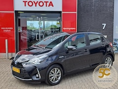 Toyota Yaris - 1.5 Hybrid Design CRUISE CAMERA LED 16"LM-VELGEN CHROMEDELEN NL-AUTO DEALERONDERHOUDEN