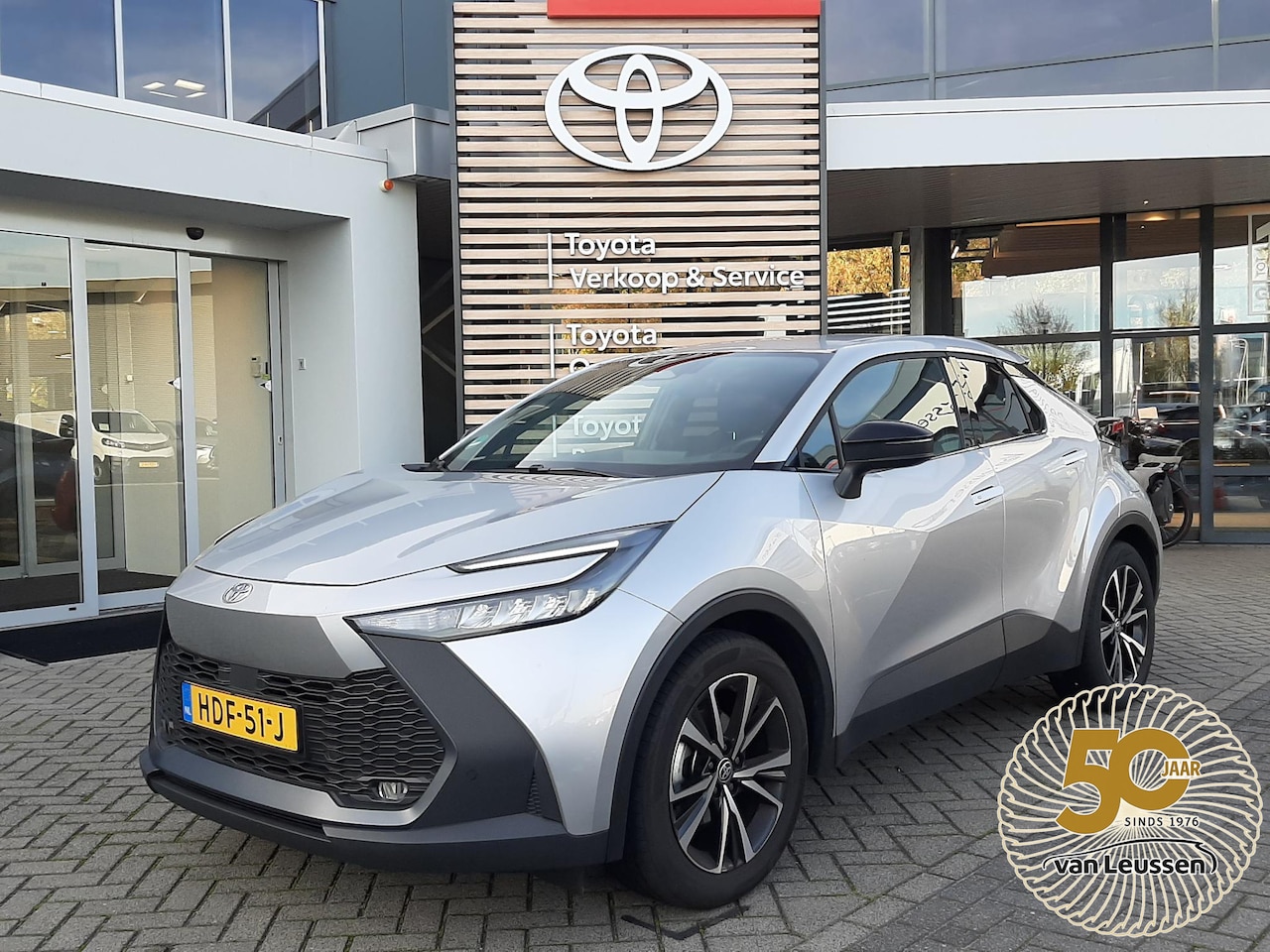 Toyota C-HR - 1.8 Hybrid 140 Dynamic BLIND-SPOT APPLE/ANDROID NAVI KEYLESS PARK-SENSOREN LM-VELGEN AD-CR - AutoWereld.nl
