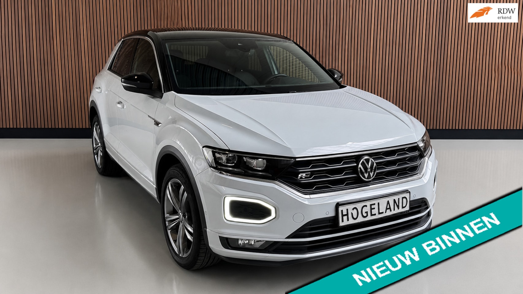 Volkswagen T-Roc - 1.5 TSI 3 X R-line Camera Virtual CARPLAY ACC Trekhaak AUTOMAAT ACC - AutoWereld.nl