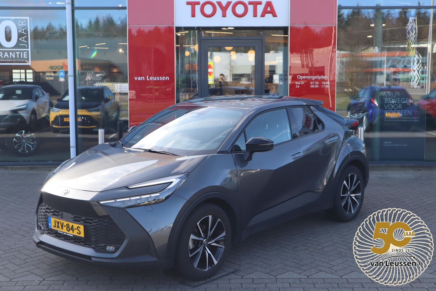 Toyota C-HR - HYBRID 140 FIRST EDITION ANDROID/APPLE STOEL/STUURVERW. P-SENSOREN EL-ACHTERKLEP DODEHOEK - AutoWereld.nl