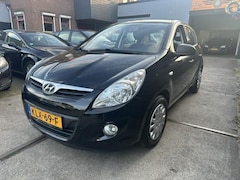 Hyundai i20 - 1.2i Business Edition APK 30-04-2027--AUX-IPOD-USB AANSL.--ZEER NETTE AUTO