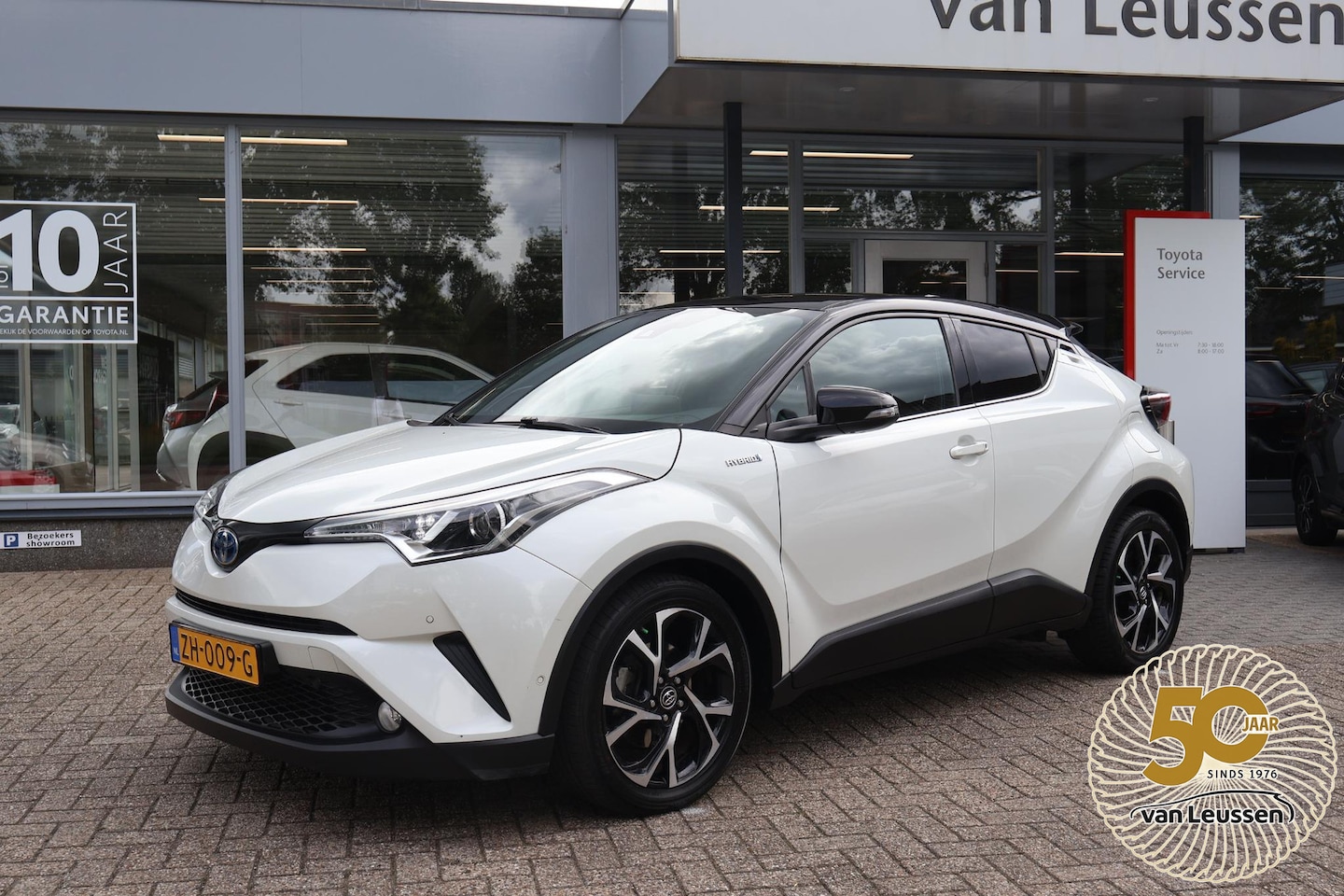 Toyota C-HR - 1.8 HYBRID STYLE BI-TONE DODEHOEK JBL-GELUID STOELVERW. KEYLESS PARK.SENSOREN - AutoWereld.nl