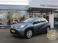 Toyota Aygo X - PLAY NL-AUTO APPLE/ANDROID AD-CRUISE LED DAGRIJVERLICHTING AIRCO PARKEERCAMERA