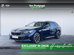 BMW 5-serie Touring - 530e xDrive M-Sport Pro | Glazendak | 21inch | Driving assistant prof | Trekhaak | Carbon