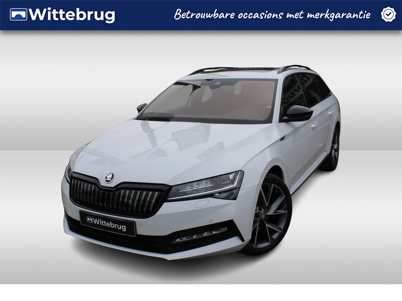Skoda Superb Combi - 1.4 TSI iV 218pk Sportline DSG Automaat / Panorama schuifdak / LM 19 inch / 360 camera / N - AutoWereld.nl