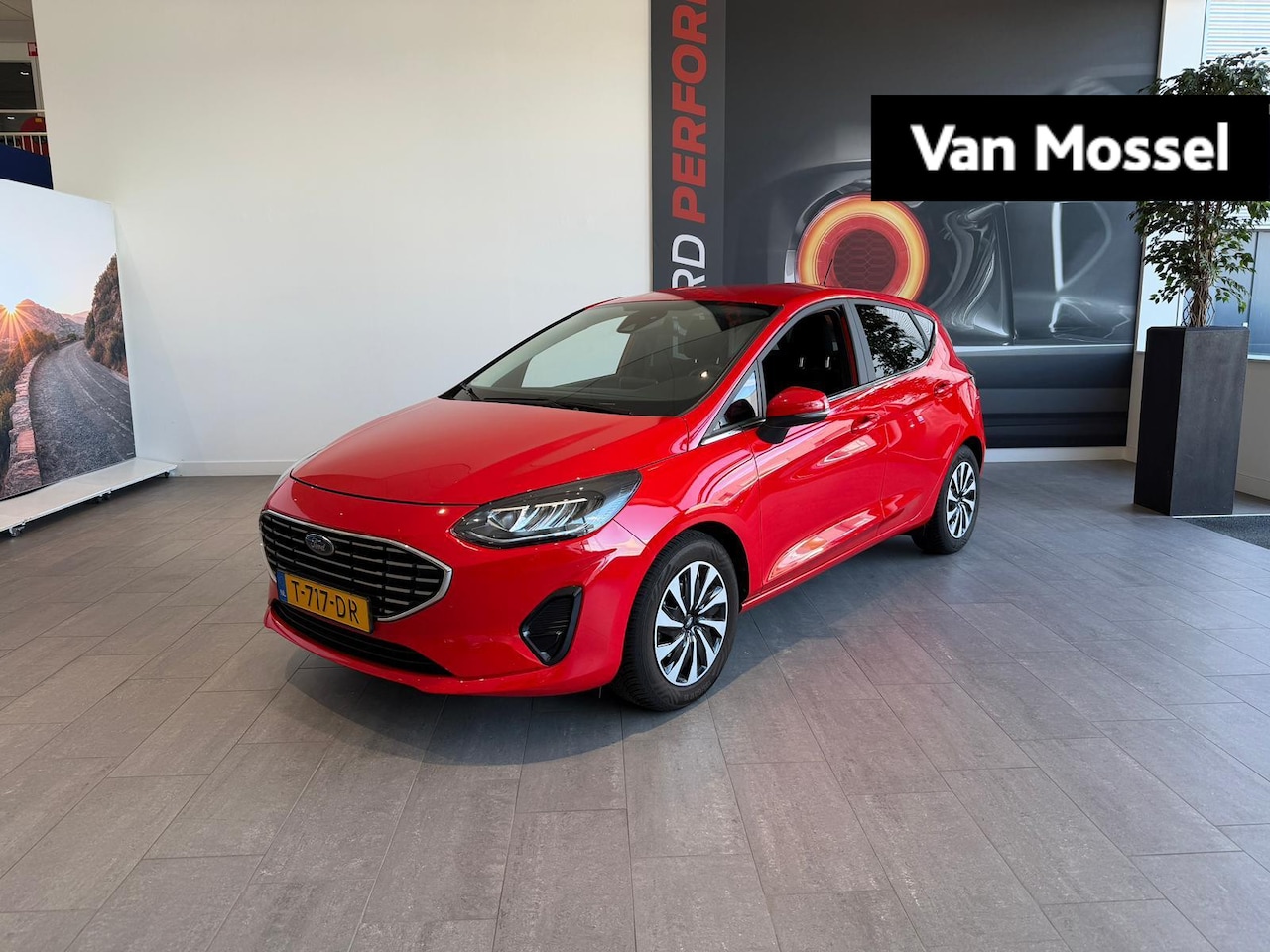 Ford Fiesta - 1.0 EcoBoost Hybrid Titanium X | CLIMATE CONTROL | NAVIGATIE I WINTER PACK I ACHTERUITRIJC - AutoWereld.nl