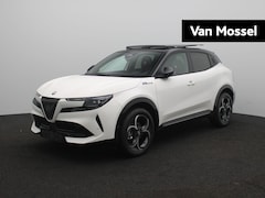 Alfa Romeo Junior - 1.2 Turbo Hybrid Ibrida Sport Speciale | Alcantara | Panoramadak | Technopack | Speciale A