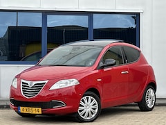 Lancia Y(psilon) - Ypsilon 0.9 TwinAir Gold l Panoramadak l Automatisch inparkeren l Cruise l