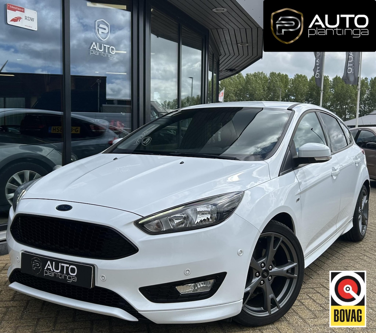 Ford Focus - 1.0 ST-Line 125PK | NL AUTO | Achteruitrijcamera | Navigatie | Grote Spoiler | 18 Inch | P - AutoWereld.nl