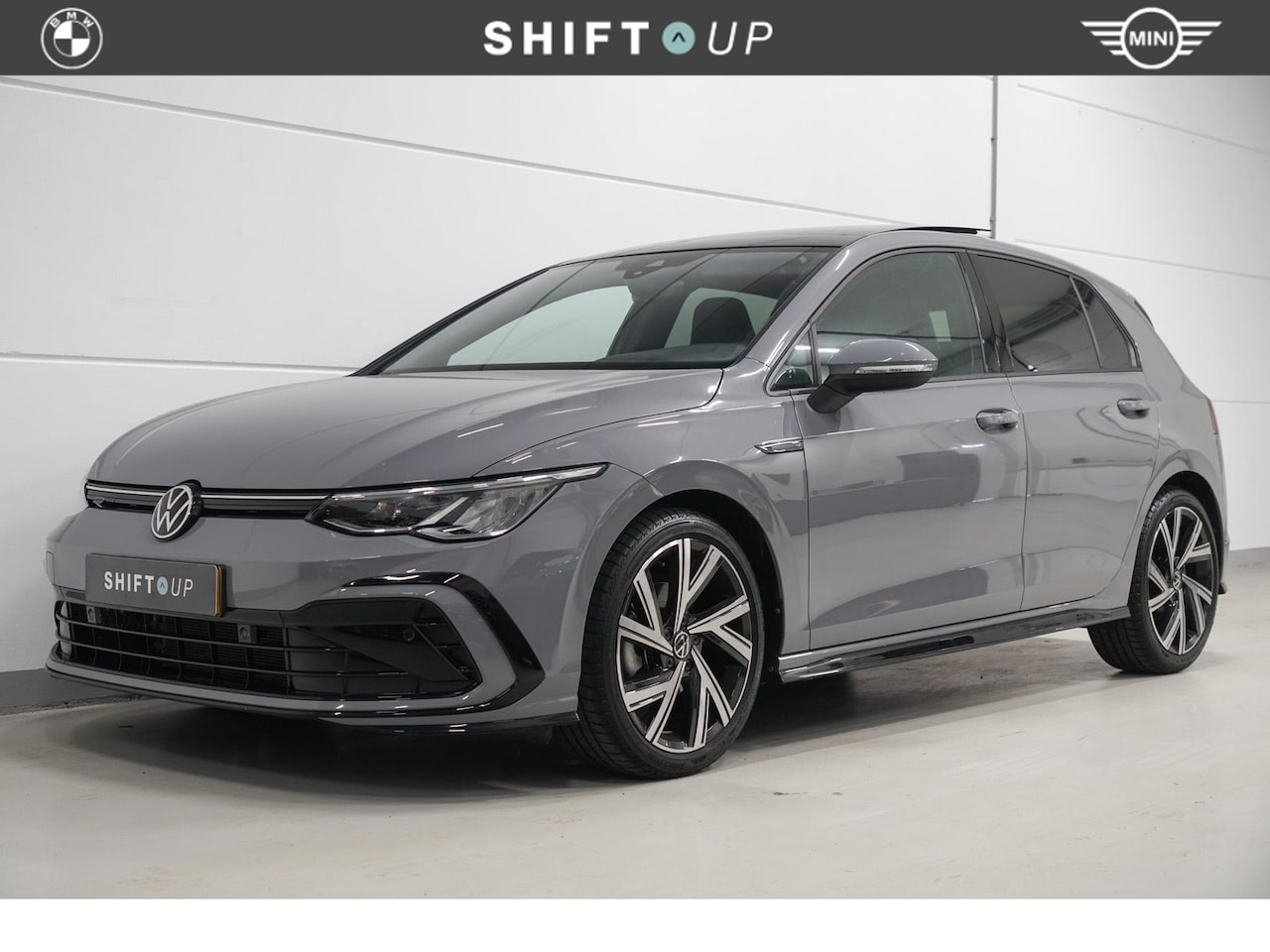 Volkswagen Golf - 1.5 eTSI R-Line Panoramadak | CarPlay | Stoelverwarming - AutoWereld.nl