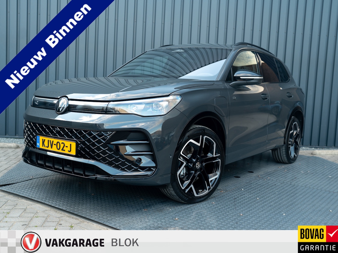 Volkswagen Tiguan - 1.5 eHybrid R-Line Edition 272pk | Stoelgeheugen L&R | 360 Camera | Leder | Prijs Rijklaar - AutoWereld.nl