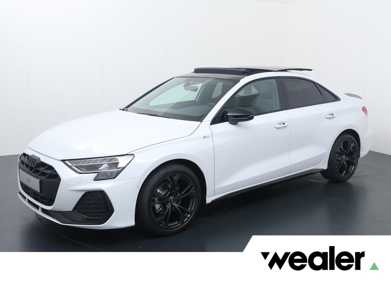 Audi A3 Limousine - 30 TFSI S edition 116 pk S-tronic | 18" Velgen lichtmetaal | Elektrisch Panoramadak | Carb - AutoWereld.nl