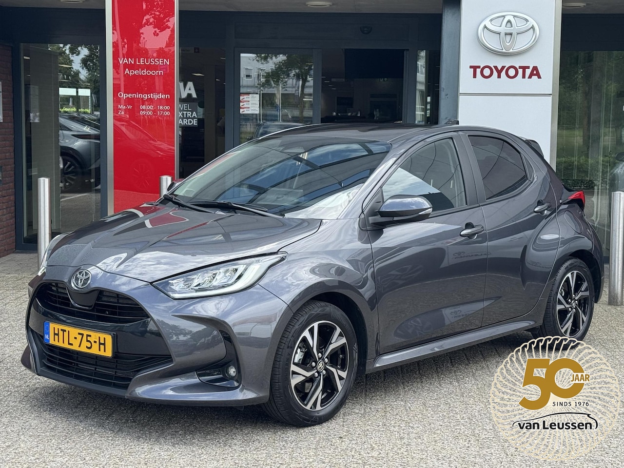 Toyota Yaris - 1.5 Hybrid 115 DYNAMIC LM-VELGEN 16'' APPLE/ANDROID LED NAVI KEYLESS CAMERA CLIMATE PRIVAC - AutoWereld.nl