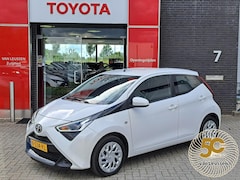 Toyota Aygo X - X-PLAY AIRCO ACHTERUITRIJCAERA APPLE CARPLAY / ANDROID AUTO