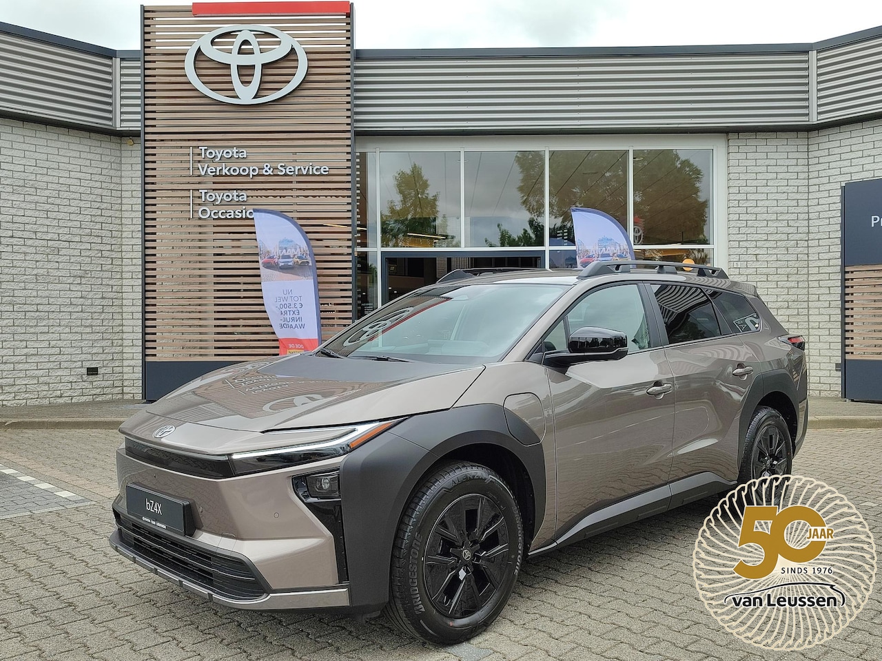 Toyota bZ4X Touring - DYNAMIC 75 kWh NIEUW DIRECT LEVERBAAR! 360° CAMERA STOEL/STUURVERW WARMTEPOMP BLIND SPOT E - AutoWereld.nl
