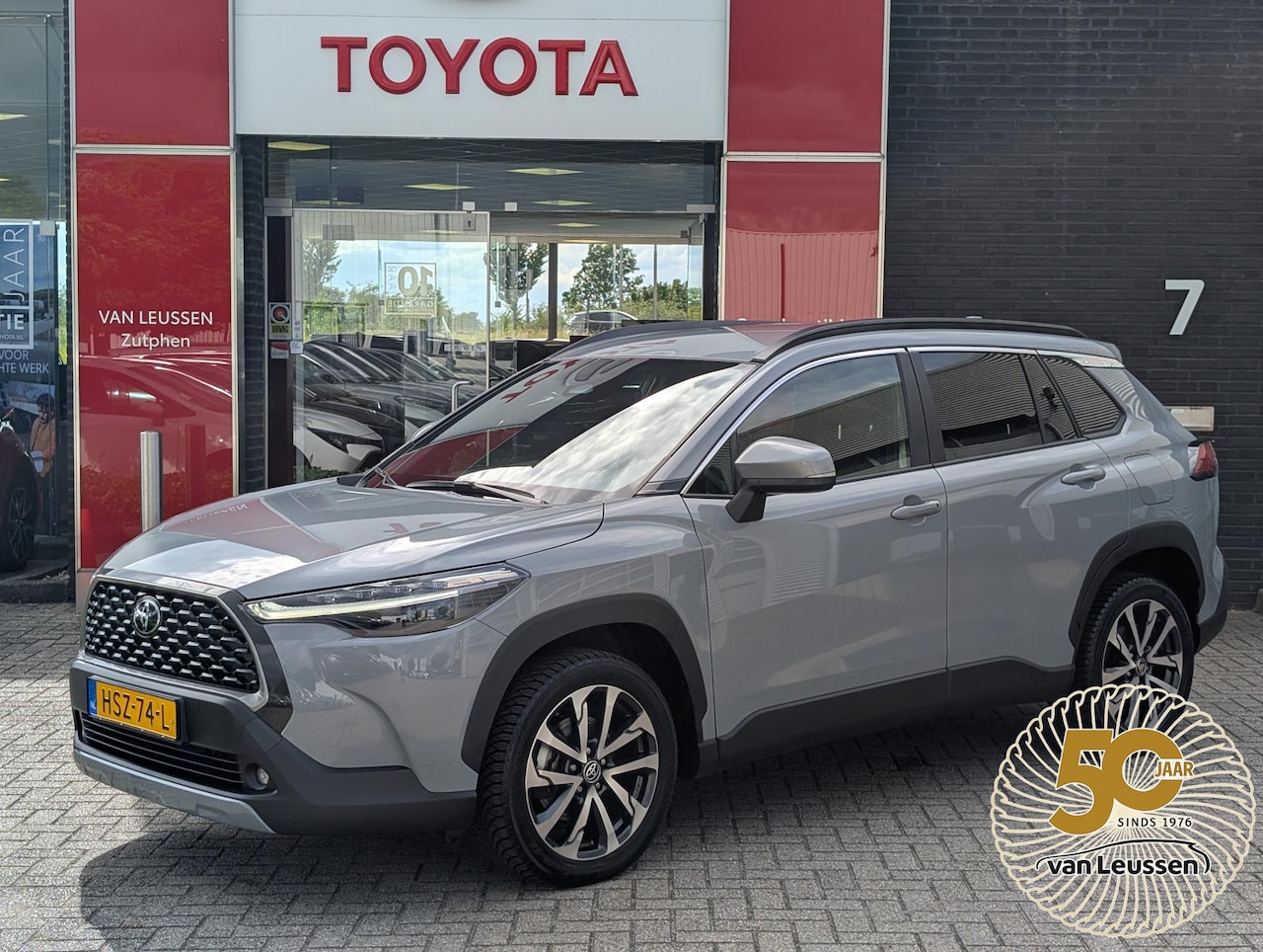 Toyota Corolla Cross - Hybrid 140 Style 4-SEIZOENSBANDEN ELEK. ACHTERKLEP BLIND-SPOT ANDROID&APPLE - AutoWereld.nl