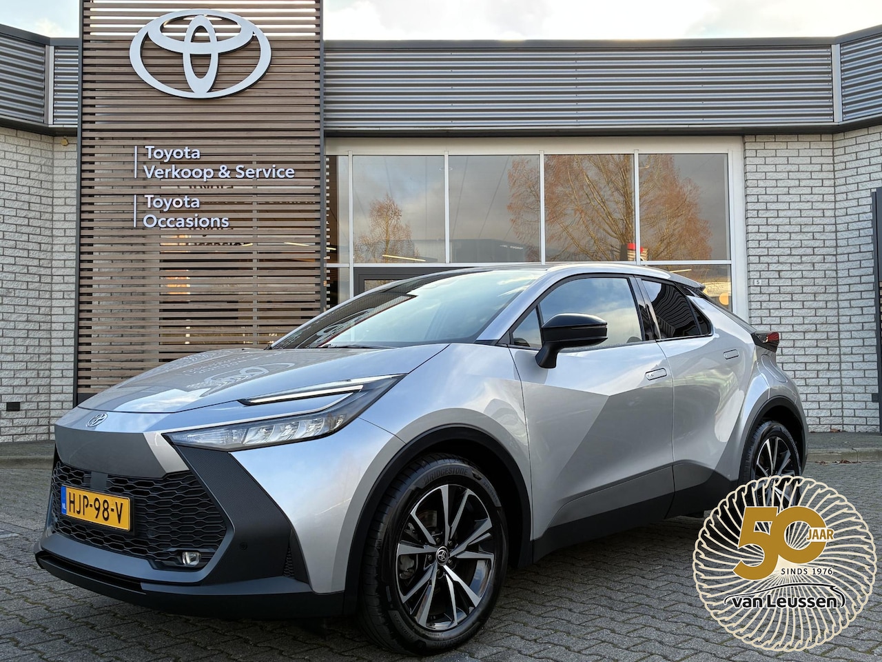 Toyota C-HR - HYBRID 140 DYNAMIC NAVI APPLE/ANDROID BLIND-SPOT PARK-SENSOREN LED 18" LM-VELGEN NL-AUTO - AutoWereld.nl