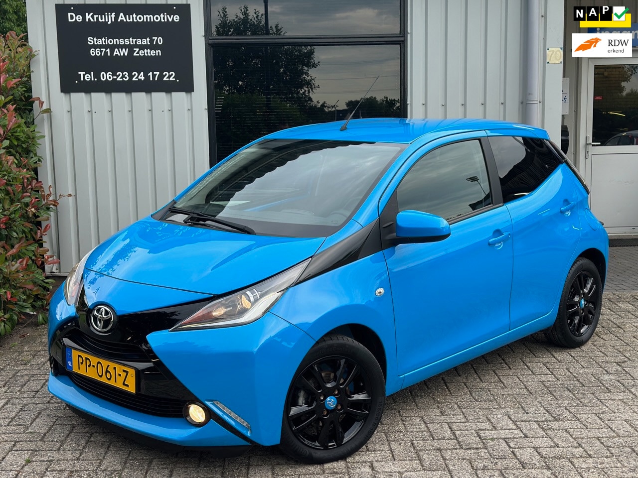 Toyota Aygo - 1.0 VVT-i x-joy|APPLE CARPLAY|CAMERA|CRUISECONTROL|LEDER|15 INCH|NAVI|CLIMATE CONTROL|NL A - AutoWereld.nl