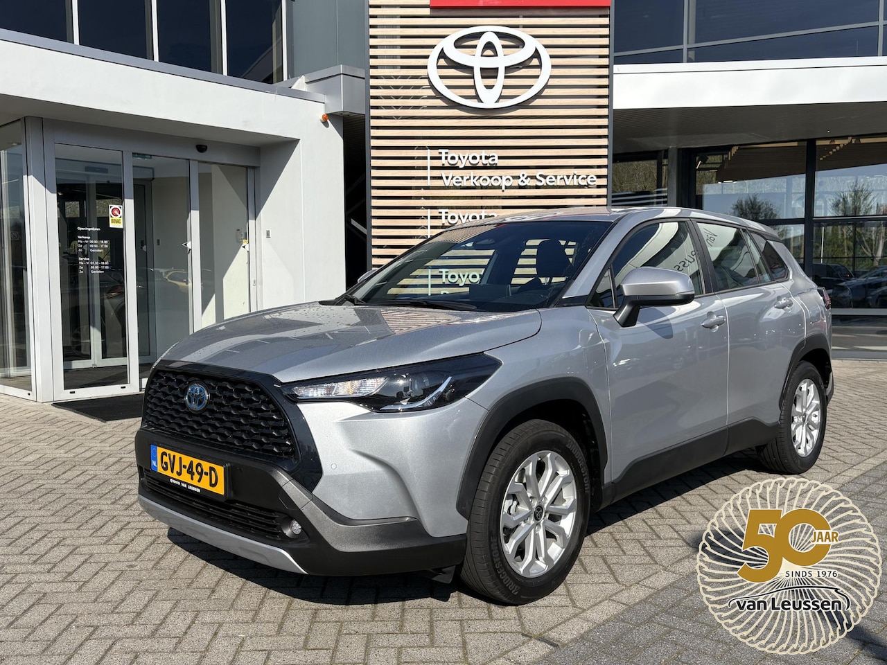 Toyota Corolla Cross - HYBRID 200 DYNAMIC STOEL/STUURVERW PARK-SENSOREN BLIND-SPOT CLIMA AD-CRUISE 17' LM-VELGEN - AutoWereld.nl