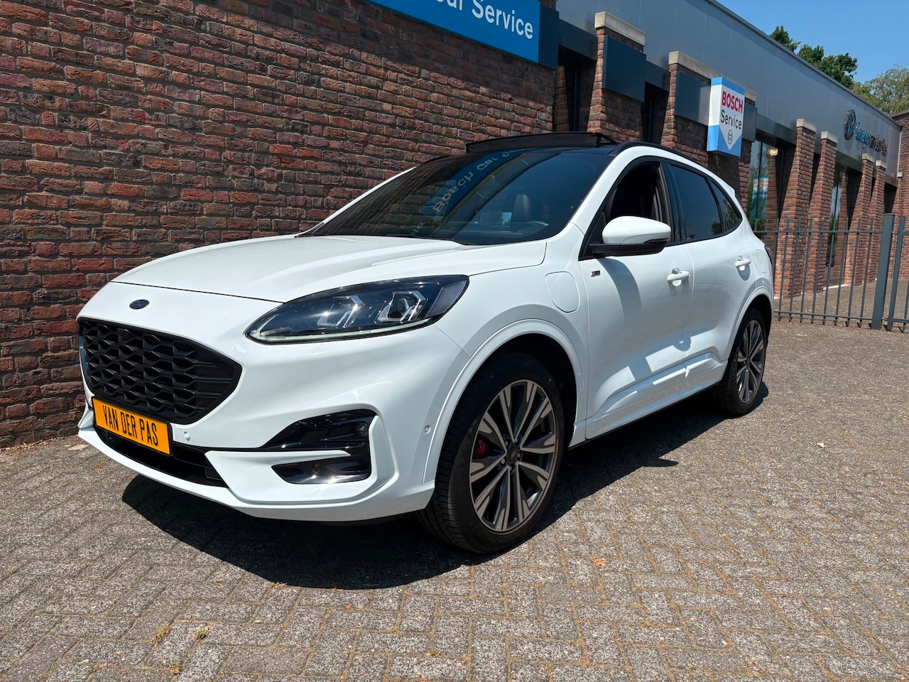 Ford Kuga - 2.5 PHEV ST-Line X | ACC |Panoramadak | B&O audio|Winterpakket|Trekhaak - AutoWereld.nl