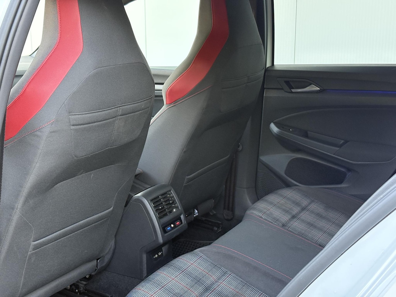 Volkswagen Golf - 2.0 TSI GTI | AKROPROVIC | MAXTON DESIGN | LKA | I.Q light