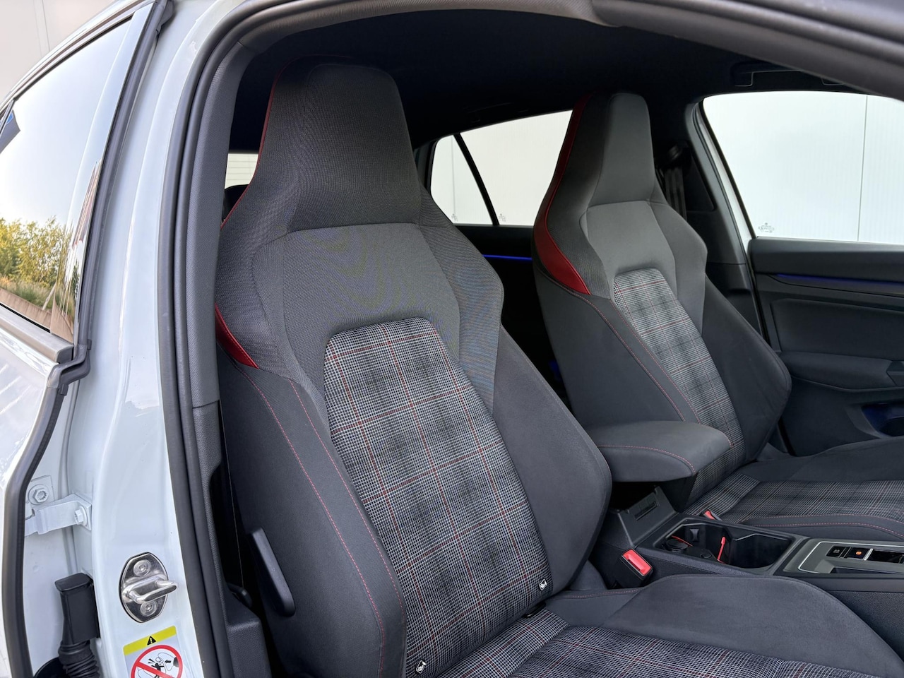 Volkswagen Golf - 2.0 TSI GTI | AKROPROVIC | MAXTON DESIGN | LKA | I.Q light
