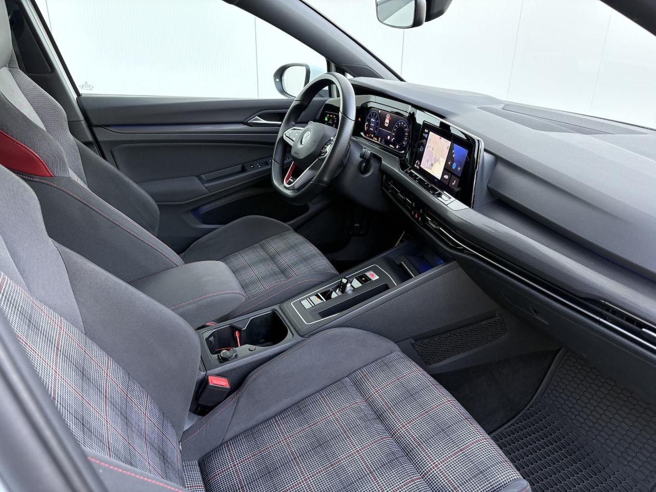 Volkswagen Golf - 2.0 TSI GTI | AKROPROVIC | MAXTON DESIGN | LKA | I.Q light