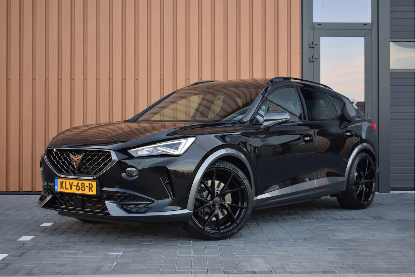 CUPRA Formentor - 1.4 e-Hybrid VZ Copper Edition | Pano | Trekhaak | Camera | 20" - AutoWereld.nl