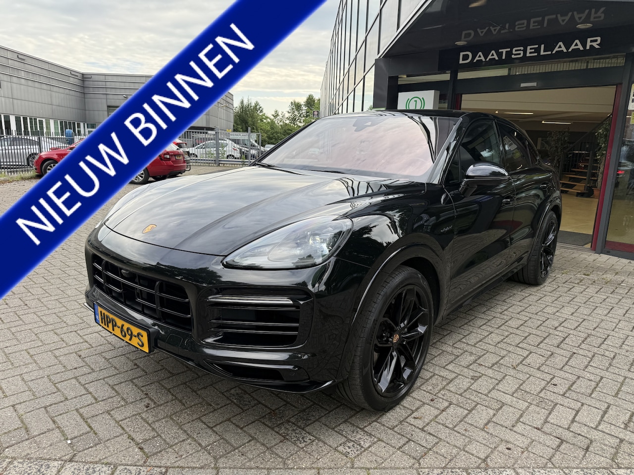 Porsche Cayenne Coupé - 3.0 E-Hybrid Platinum Edition SportDesign/Pano/Luchtvering 22" - AutoWereld.nl