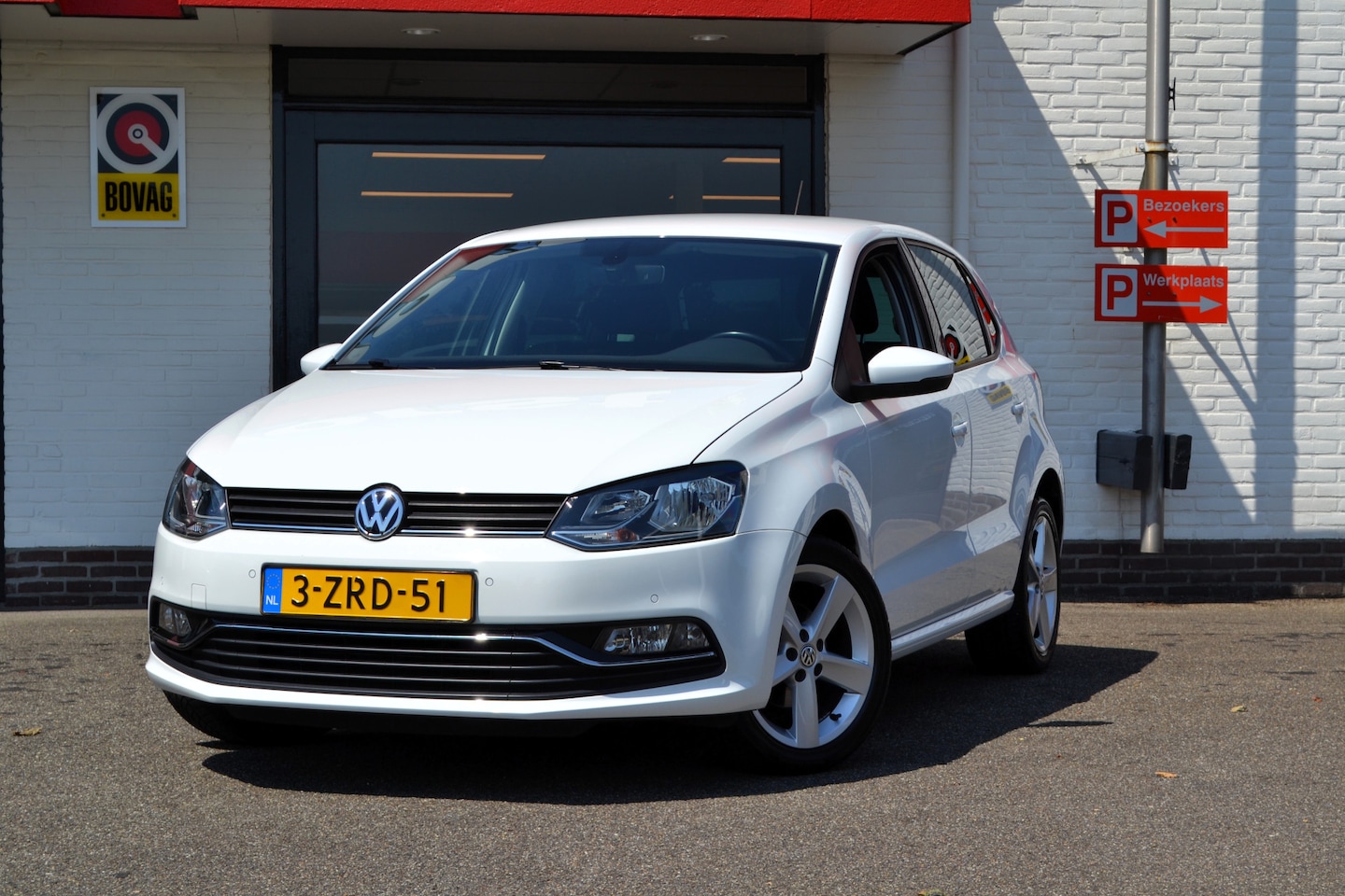 Volkswagen Polo - 1.2 TSI Highline 1.2 TSI Highline, 5 Drs, Clima, PDC V+A, Trekhaak, cruise, 2e eigenaar, zeer nette staat ! - AutoWereld.nl