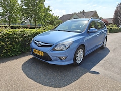 Hyundai i30 CW - 1.4i i-Motion CLIMA BJ 2011