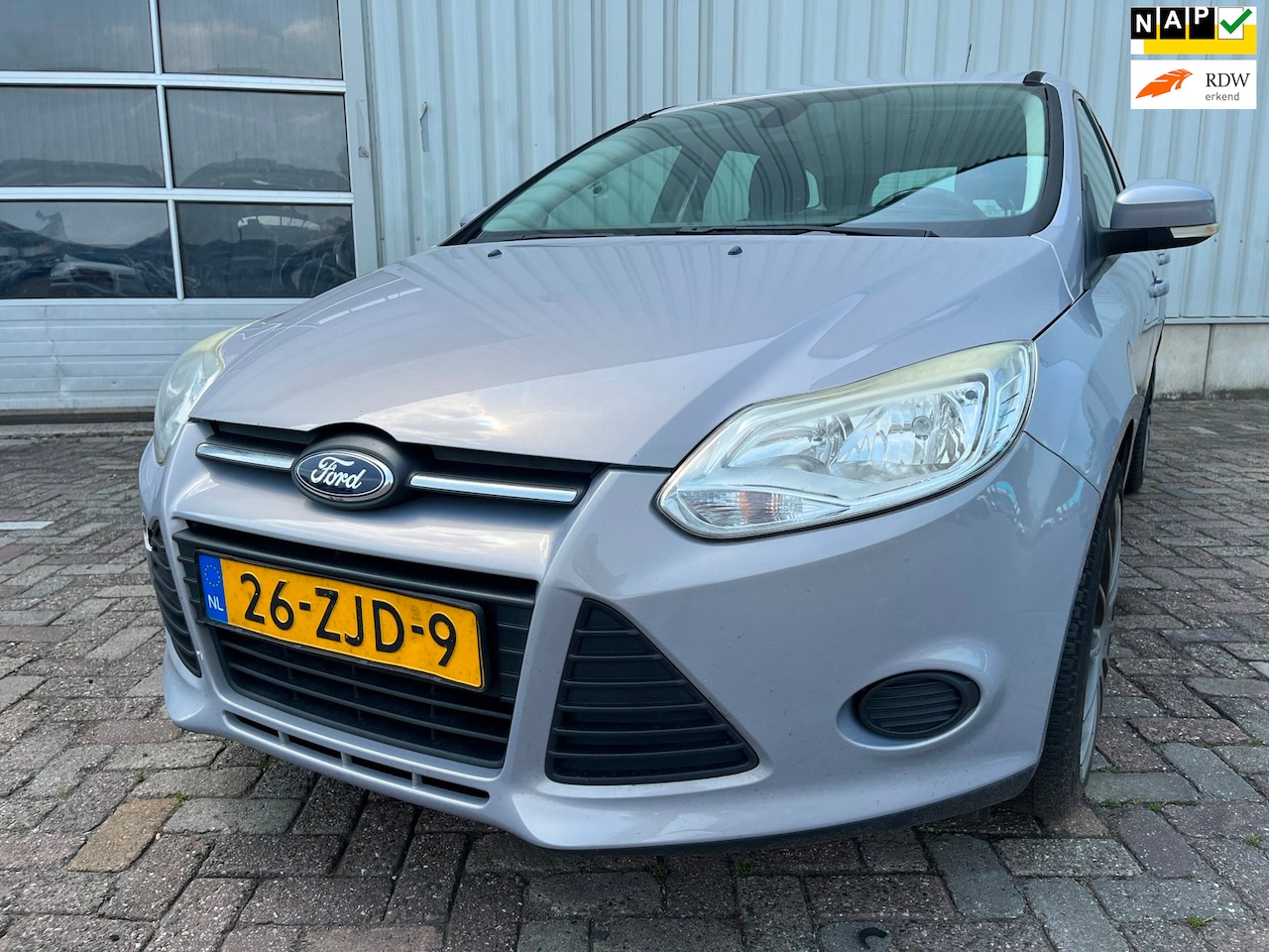 Ford Focus Wagon - 1.6 TDCI ECOnetic Lease Trend - Start niet - Schade - AutoWereld.nl