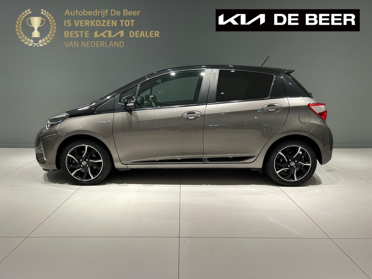 Toyota Yaris - 1.5 Hybrid 100pk 5D CVT Premium Pano LMV - AutoWereld.nl