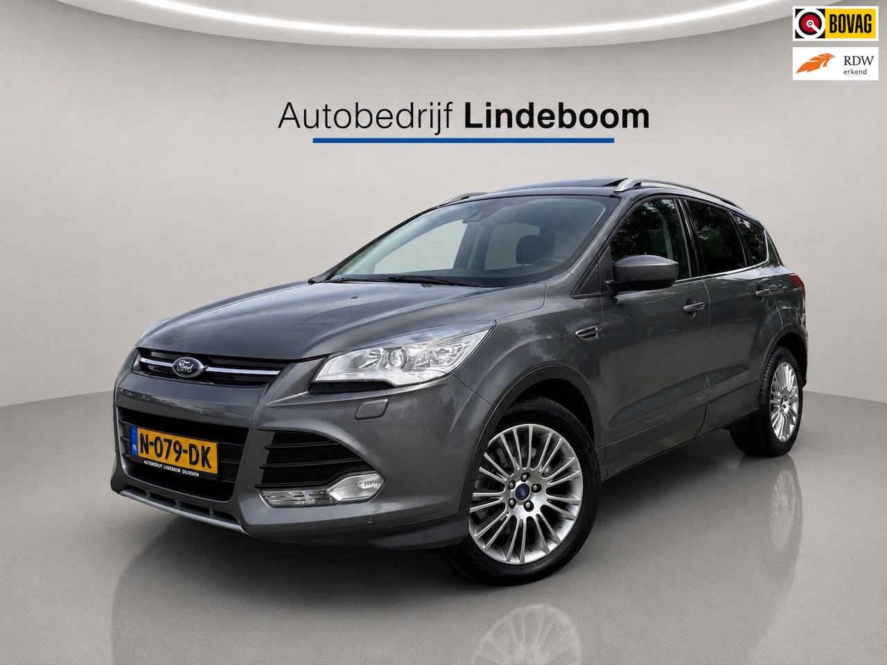 Ford Kuga - 1.6 Titanium Plus 4WD Panoramadak,Camera,Trekhaak, All season banden - AutoWereld.nl