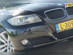 BMW 3-serie Touring - 318i | Black Sapphire | Xenon/PDC V+A/NAV/LMV/Cruise/AC - Keurig