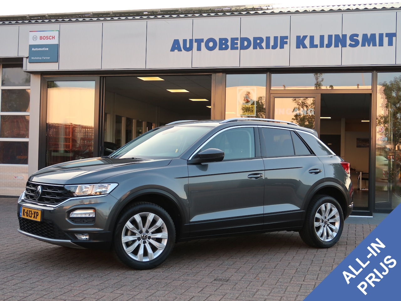 Volkswagen T-Roc - 1.0 TSI Style Executive | Camera | Trekhaak | Climate Control | - AutoWereld.nl