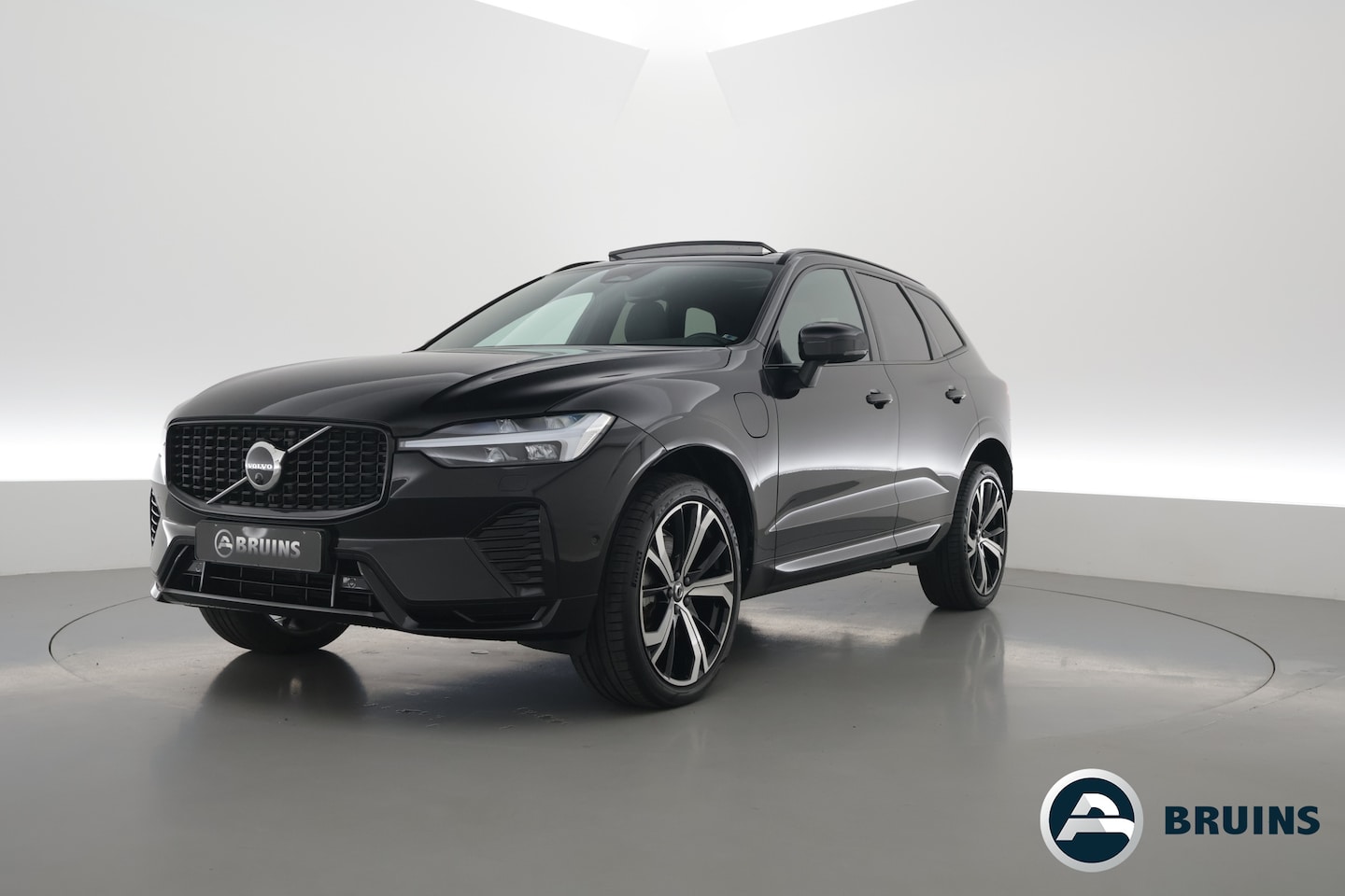 Volvo XC60 - 2.0 T8 455 PK Plug-in hybrid AWD Plus Dark | Luchtvering| Sport stoelen | 360 camera | Zwa - AutoWereld.nl