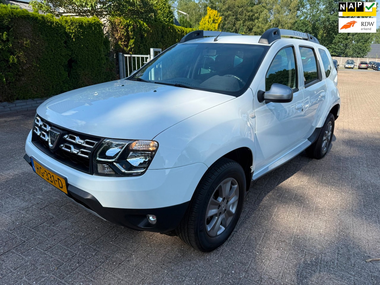 Dacia Duster - 1.2 TCe 4x2 Prestige ECC NAVI LEDER CRUISE LMV PDC TR.HAAK NAP DEALEROH - AutoWereld.nl