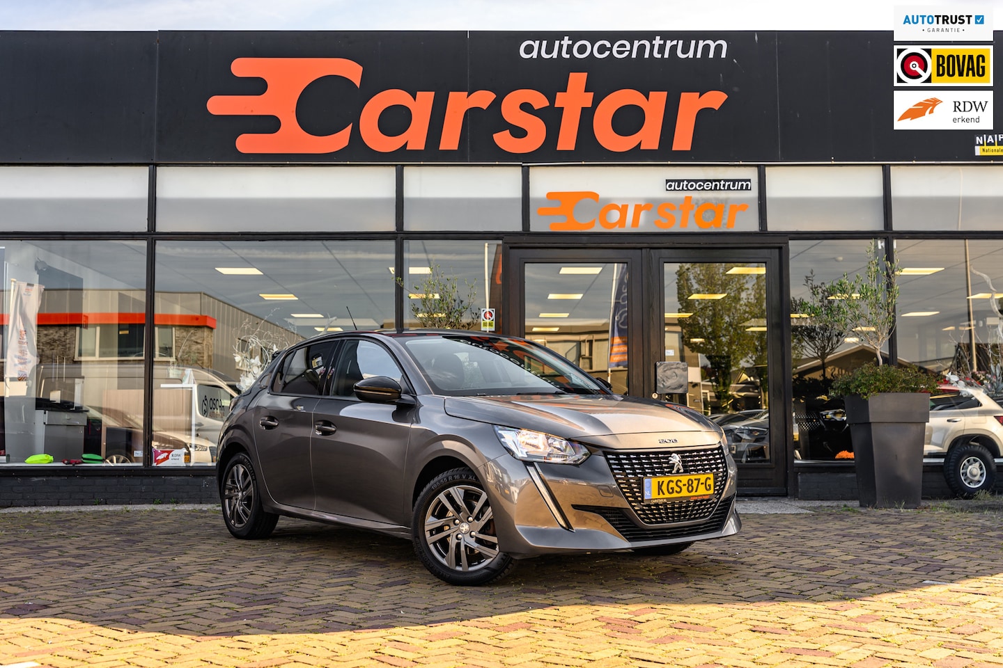 Peugeot 208 - 1.2 PureTech Allure Pack|Navi|Cruise|Pdc|Car-Play - AutoWereld.nl