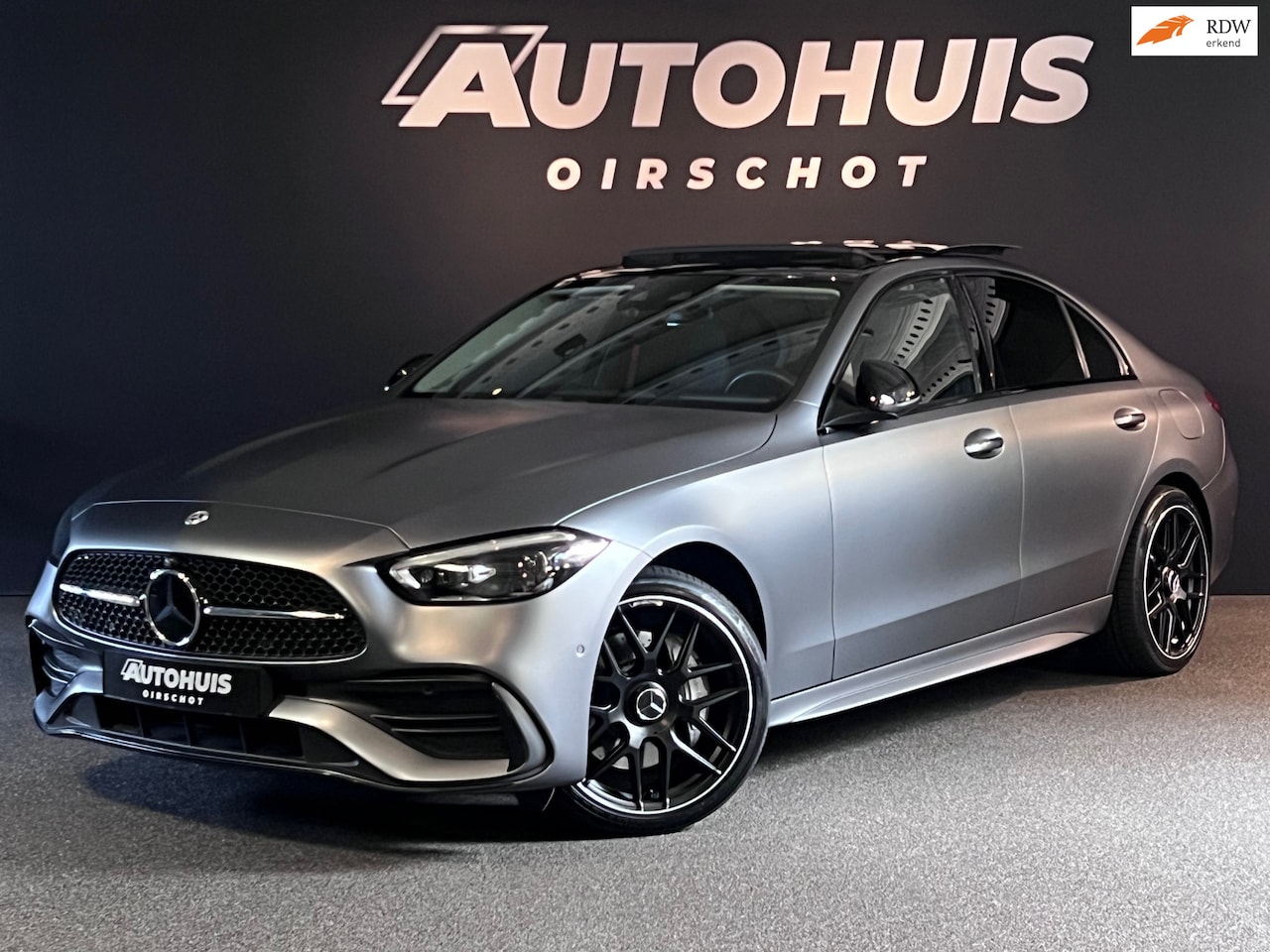 Mercedes-Benz C-klasse - 300 e AMG Line Limousine MagnoMatt/ Pano/ Memoryseats/ Massage/ 360 Camera/ Stoelverkoelin - AutoWereld.nl