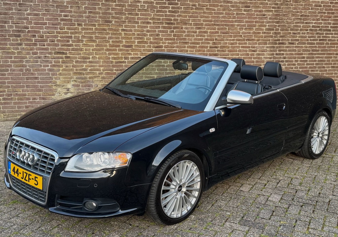 Audi A4 Cabriolet - 4.2 V8 S4 Quattro Automaat Leder Carplay Xenon - AutoWereld.nl