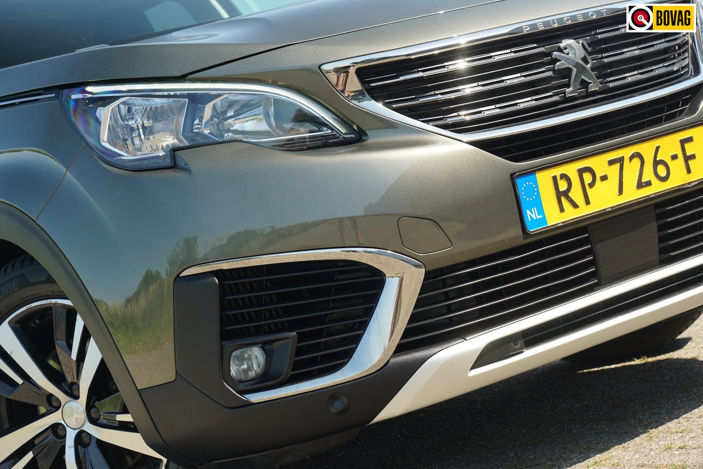 Peugeot 5008 - 1.2 PureTech Allure AUT | Amazonite | Half-leder/Navi/Cruise/Carplay - Netjes - AutoWereld.nl