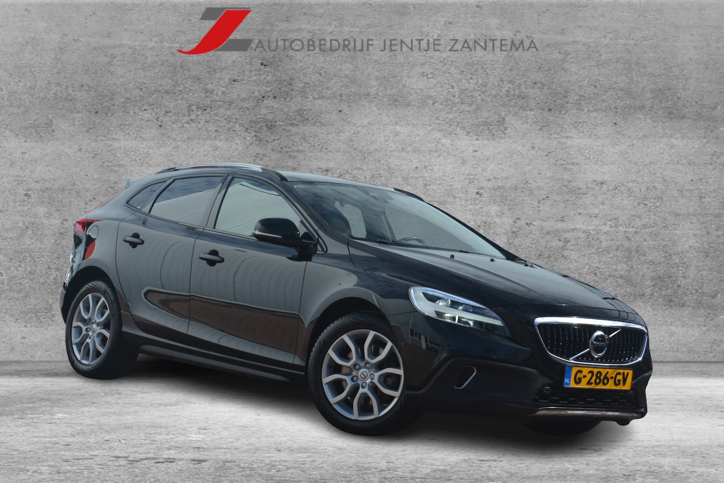 Volvo V40 Cross Country - 1.5 T3 Polar+ Luxury | Navigatie | LED | Stoelverwarming | Leer | Keyless | Panoramadak | - AutoWereld.nl